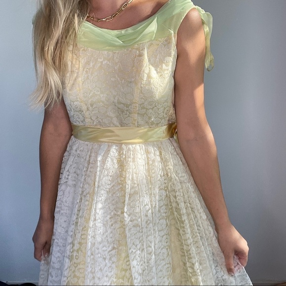 Vintage Yellow & White Full Lace Dress with Green Shoulders - Picture 3 of 11